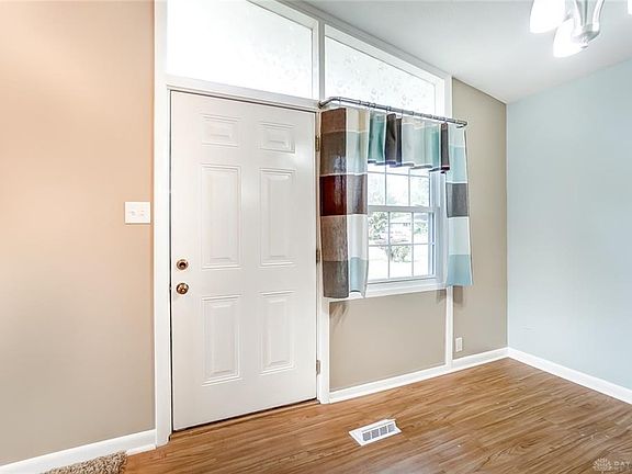 3rd image of 5125 Bayside Dr