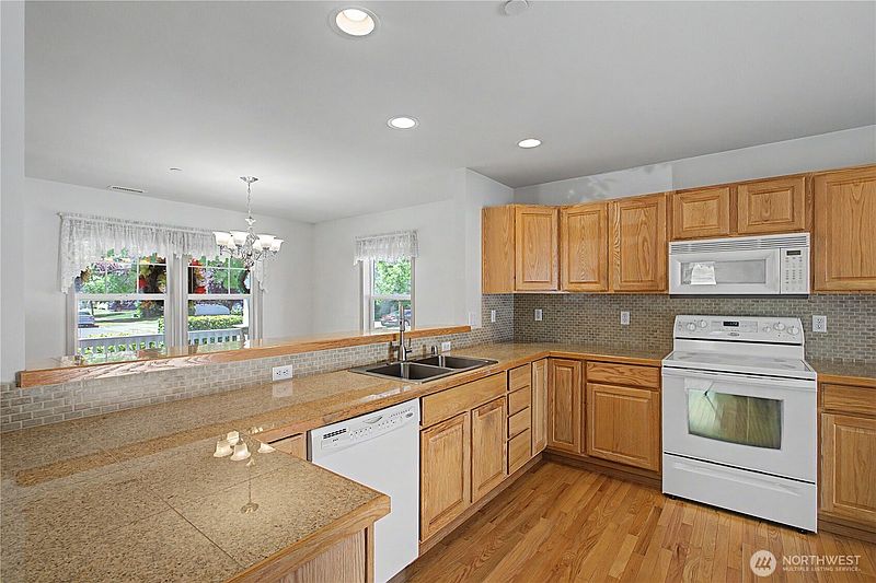 3rd image of 1242 Griggs Street