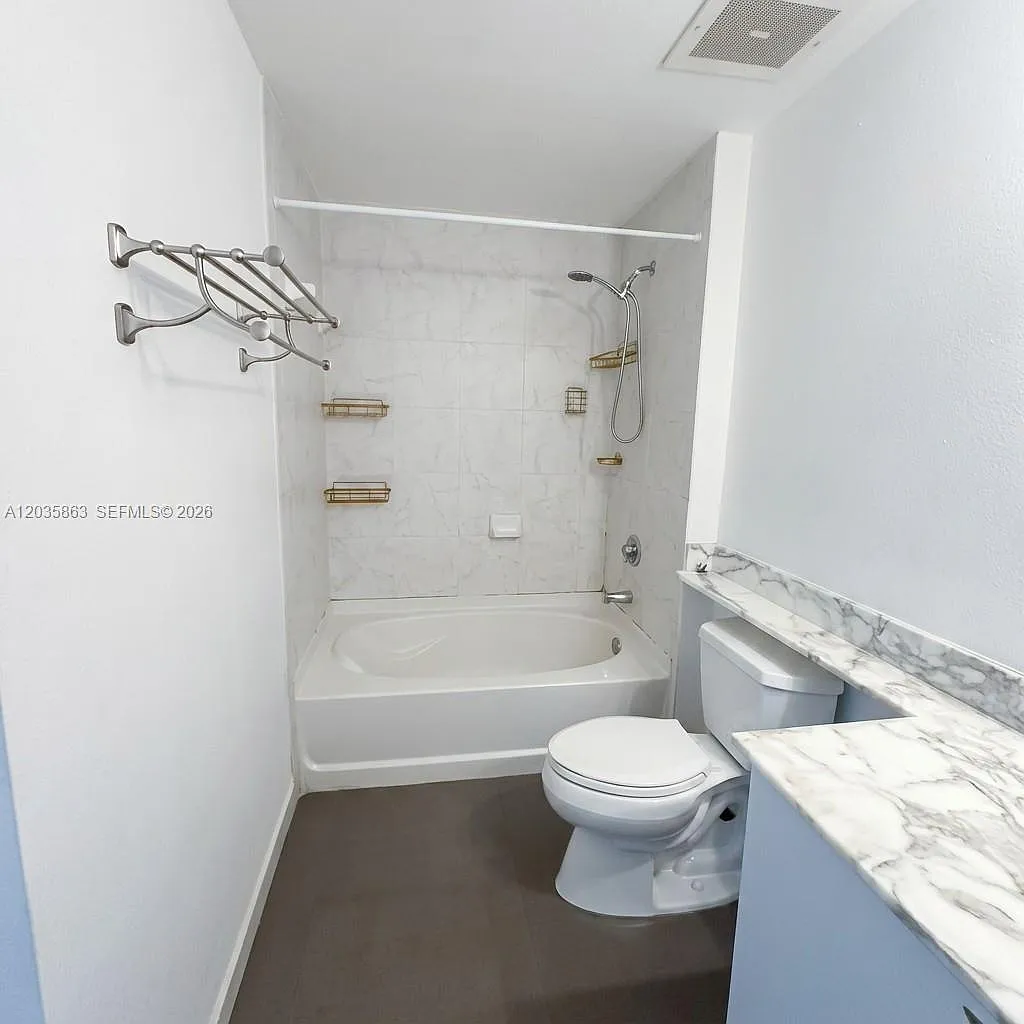 1 bed, 1.0 bath, 738 sqft, $2,280 — Photo 4