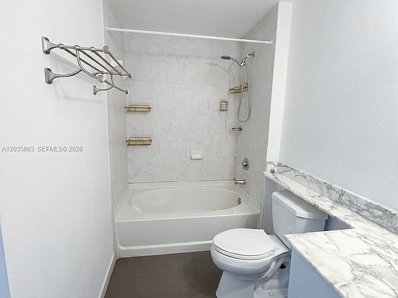 4th image of 234 NE 3rd St APT 1506