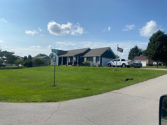 4th image of 100 Potomac Ct