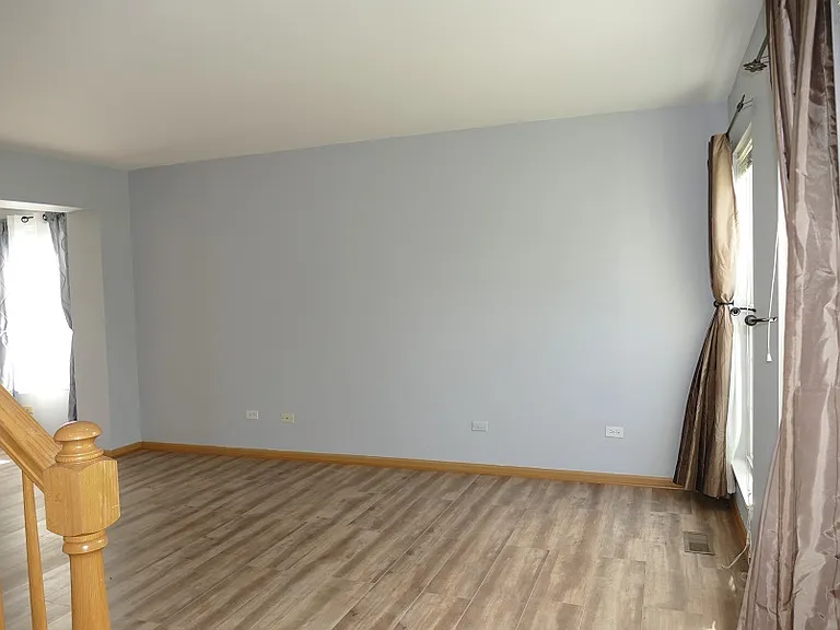 2551 Smithfield Ln — Photo 2