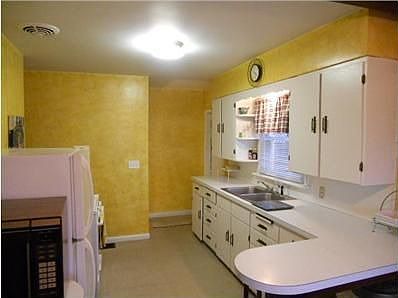 4th image of 65 Rosebud Ave