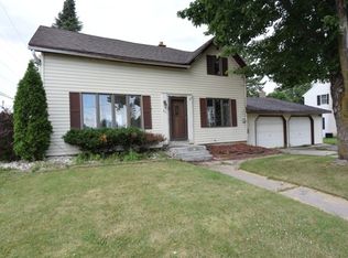201 E Burdick St, Black Creek, WI 54106