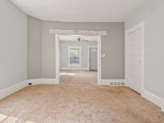 3rd image of 515 W 1st St