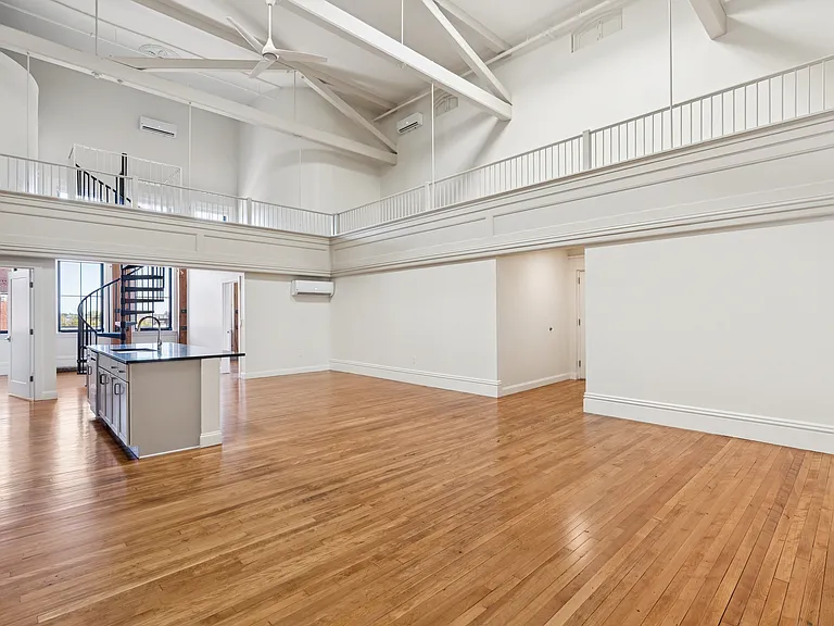 129 Main St #302 — Photo 9
