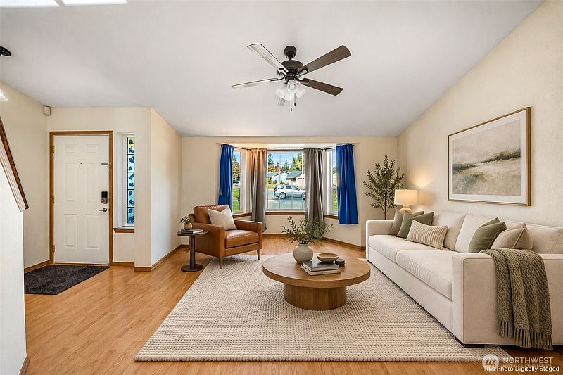 2nd image of 6121 58th Avenue SE