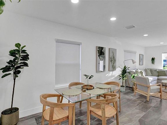 5th image of 1121 SW 15th Ave