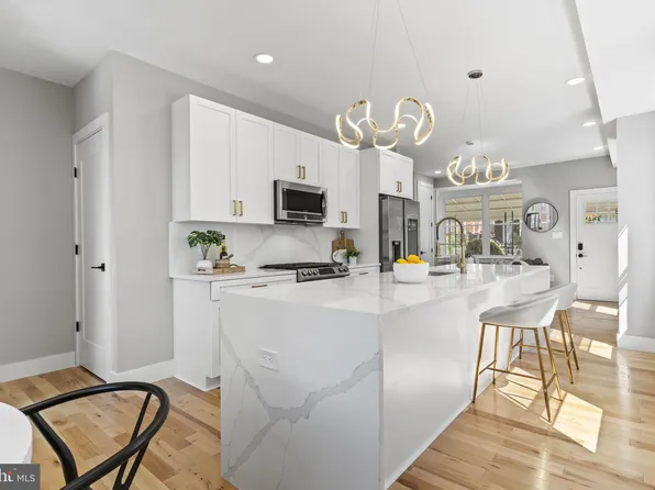 722 Tewkesbury Pl NW, Washington, DC 20012