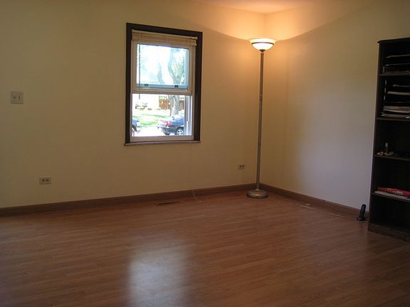 4th image of 1631 Ardmore Ave
