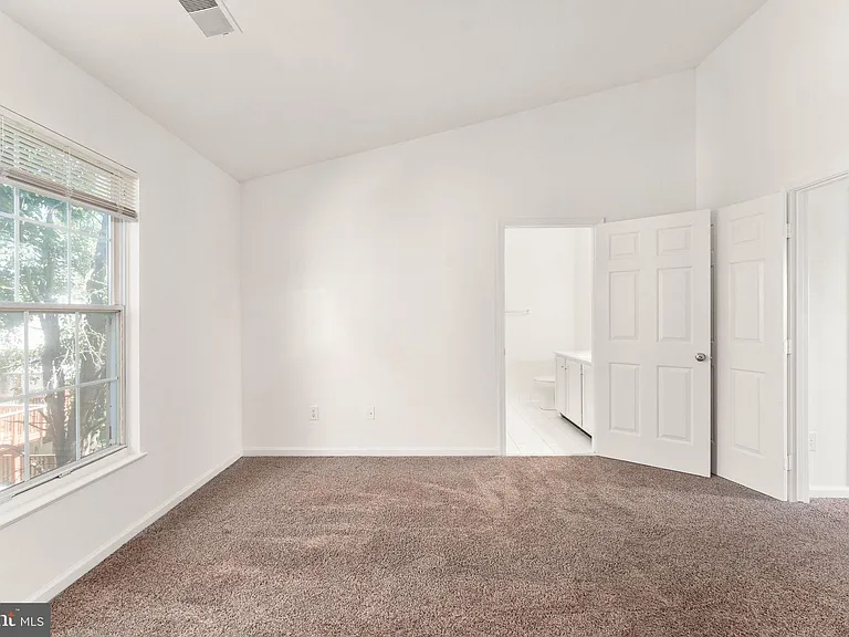 6219 Bella Dr — Photo 35