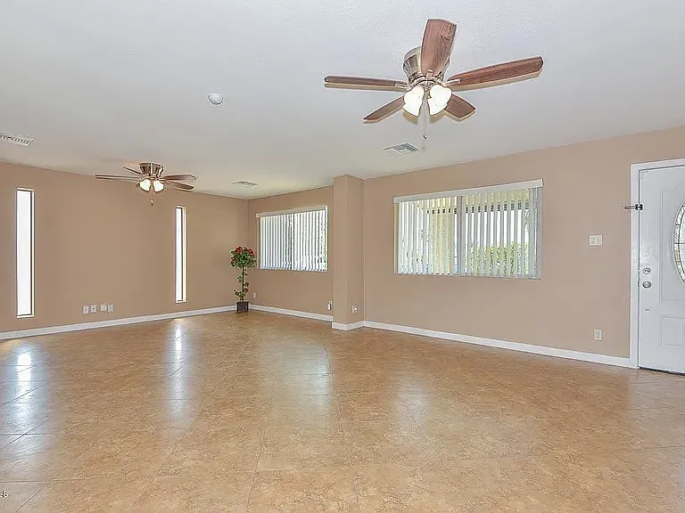 3 bed, 1248 sqft, $2,335 — Photo 4