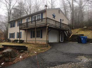 19 Pinelock Dr, Gales Ferry, CT 06335