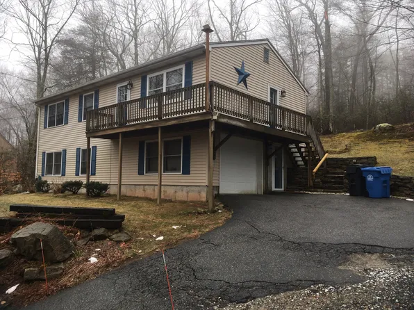 19 Pinelock Dr, Gales Ferry, CT 06335