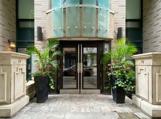 35 Hayden St S #1112, Toronto, ON M4Y 3C3