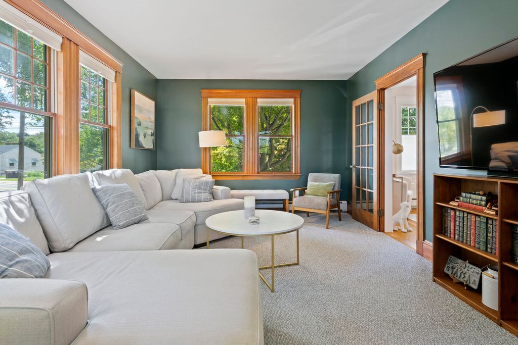 Apartment in Weymouth, Weymouth Heights - More