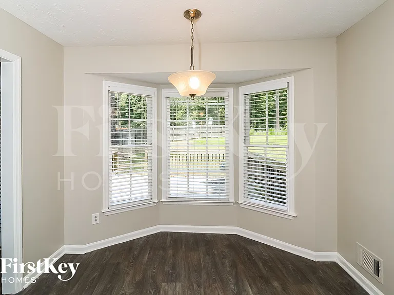1948 Winding Creek Ln SW — Photo 8