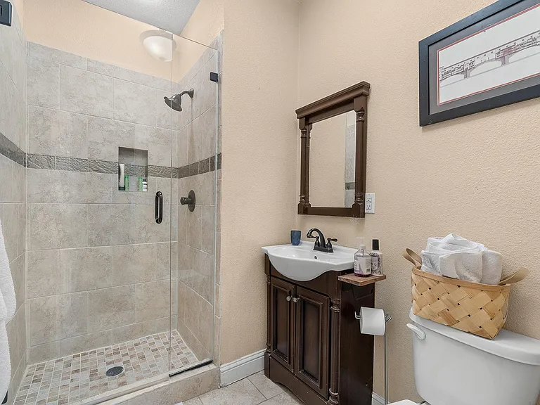 4001 Roswell St — Photo 21