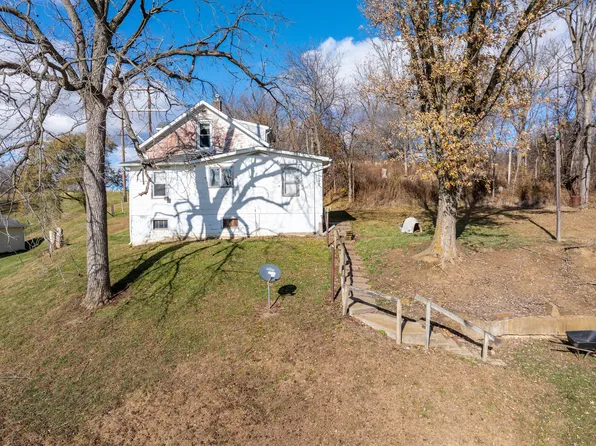 4028 Telegraph Rd, Davenport, IA 52804