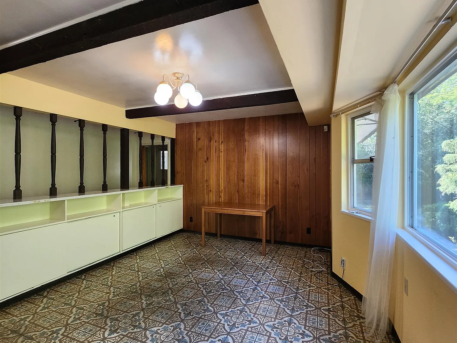 5 bed, 4100 sqft, $5,000 — Photo 3