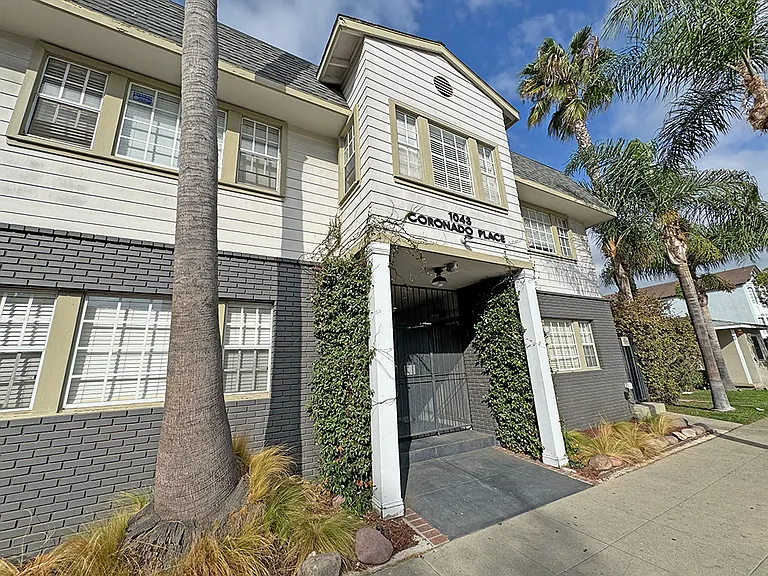 1043 Coronado Ave #8 — Photo 2