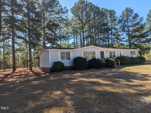 57 W Everett St, Spring Lake, NC 28390