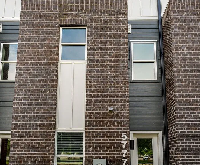 5777 Sofias Cir — Photo 21