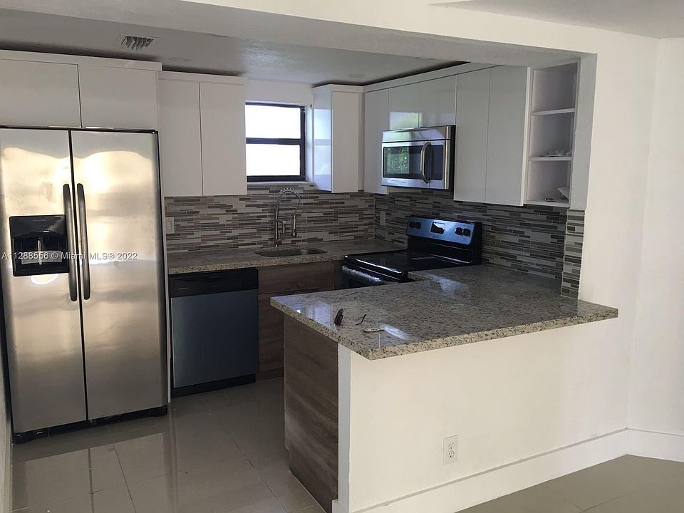1st image of 8290 Lake Dr APT 534