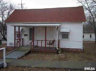 605 E 7th St, Johnston City, IL 62951