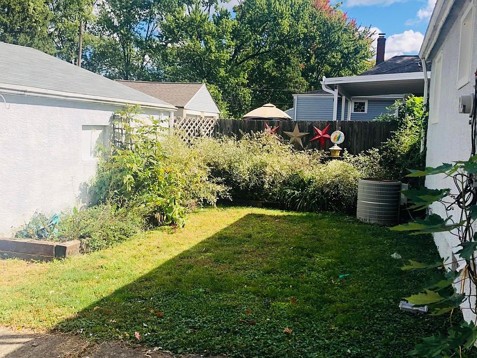 2nd image of 1320 Elmore Ave