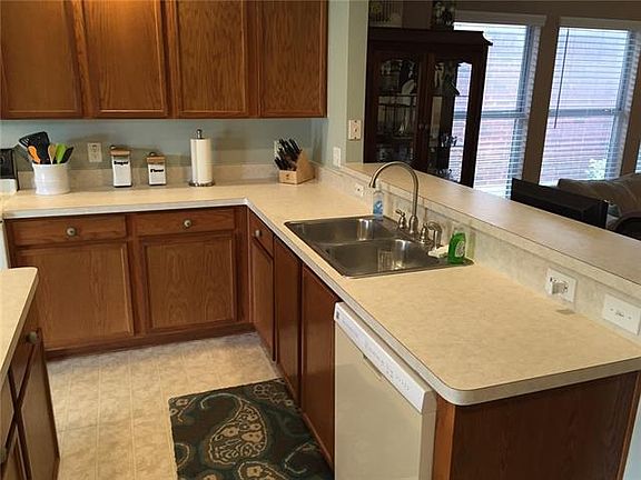 4th image of 1424 Laurel Hall Ln