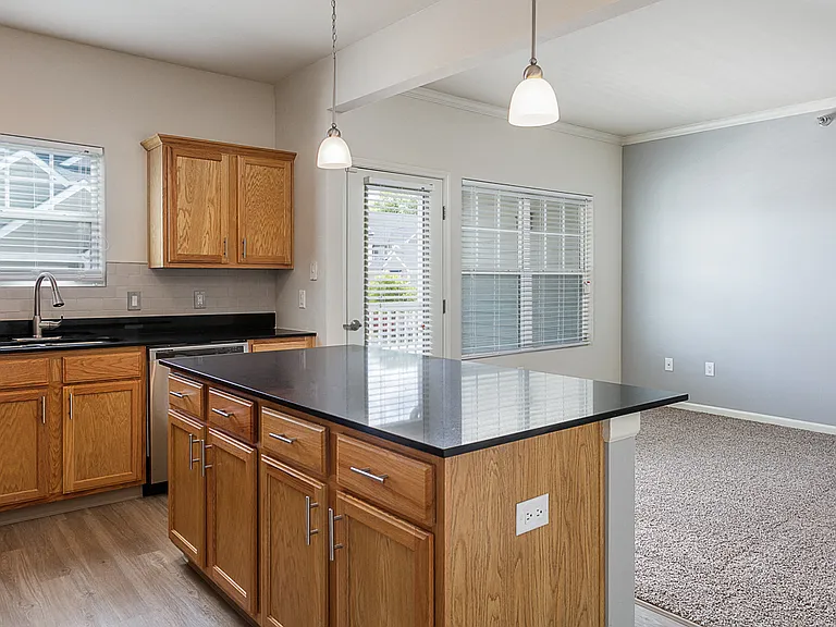 Mansions at Jordan Creek — Photo 47