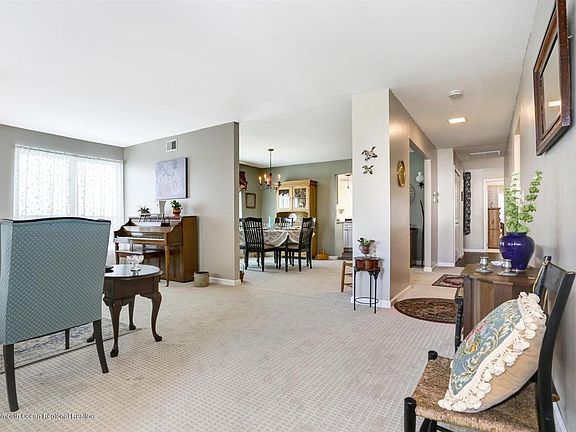 5th image of 23 Woodstock Lane
