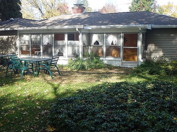 2nd image of 541 Girard Ave