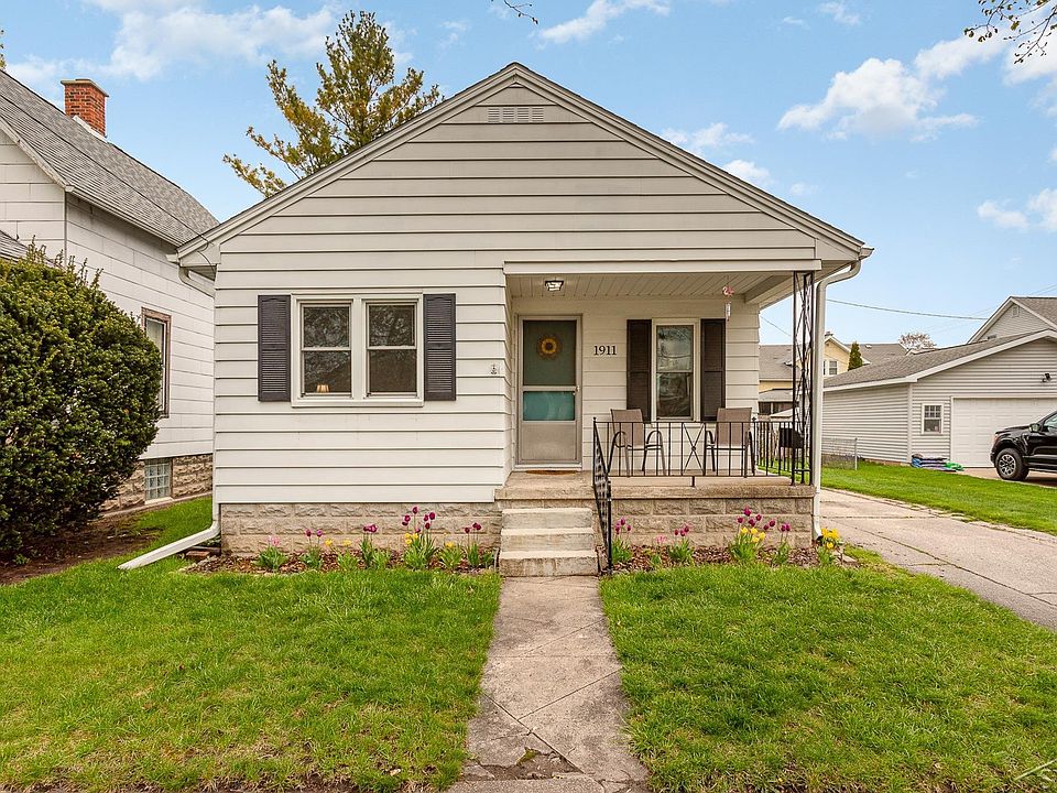 1st image of 1911 15th St