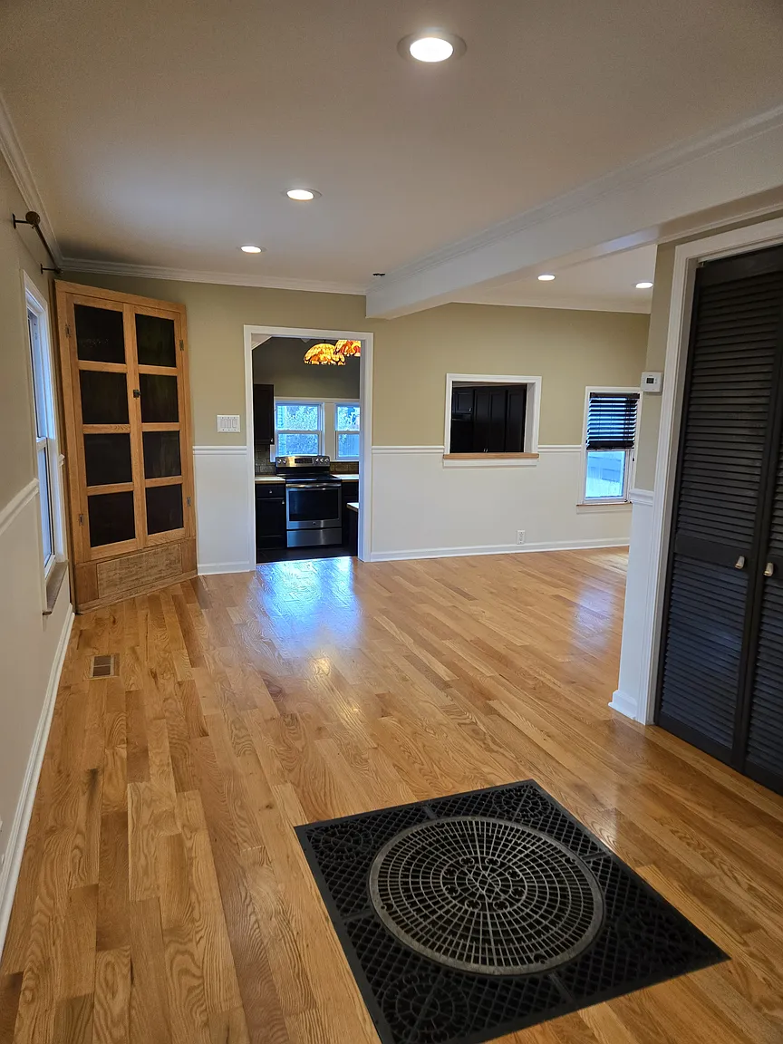 123 Woodward Ave photo 1