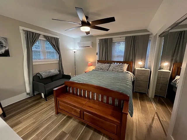 Studio, 350 sqft, $1,500 — Photo 1