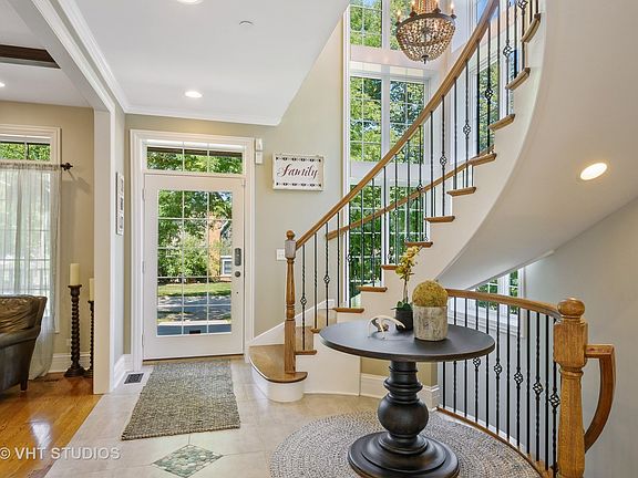 5th image of 509 E Hillside Ave