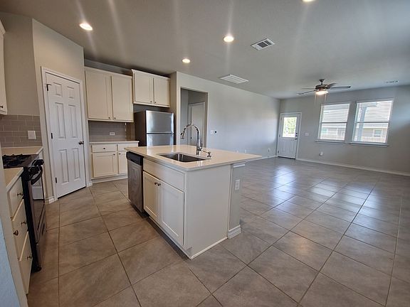3rd image of 7624 Saginaw Dr