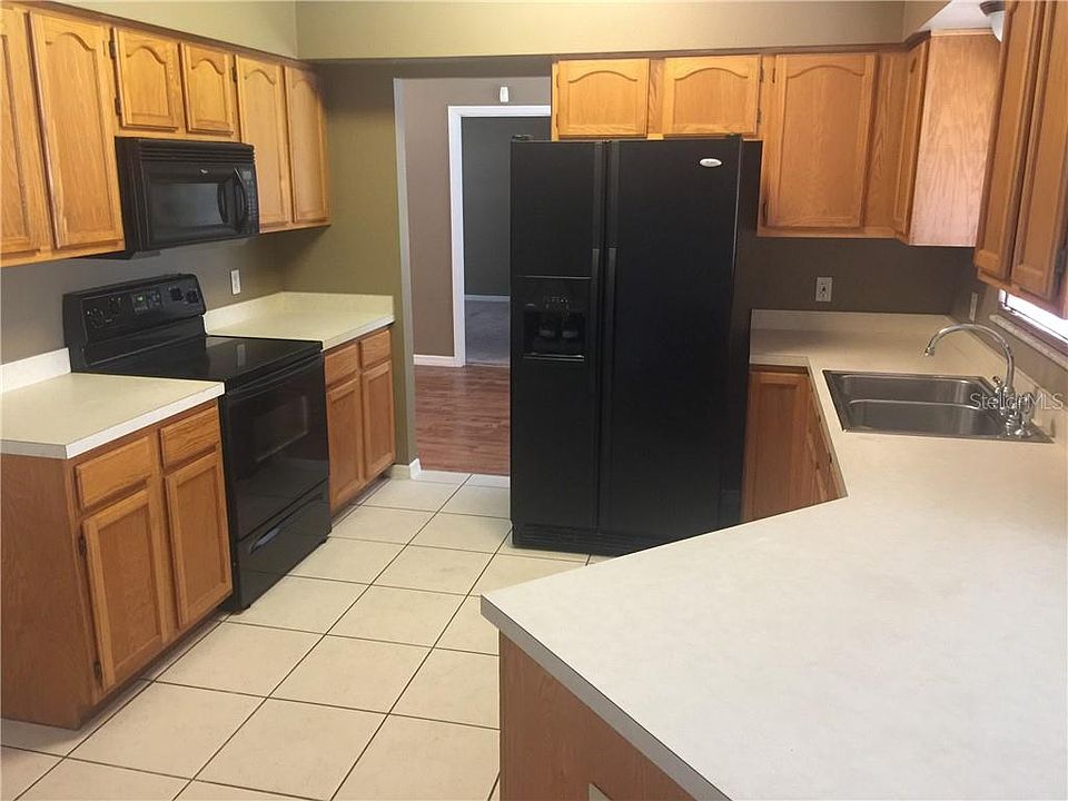 2nd image of 1561 Puritan St