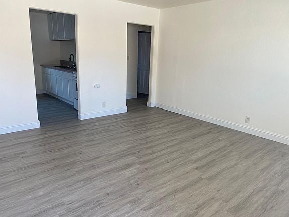 2nd image of 1528-1530 Orlando Way