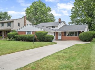 24622 Mitchell Dr, North Olmsted, OH 44070