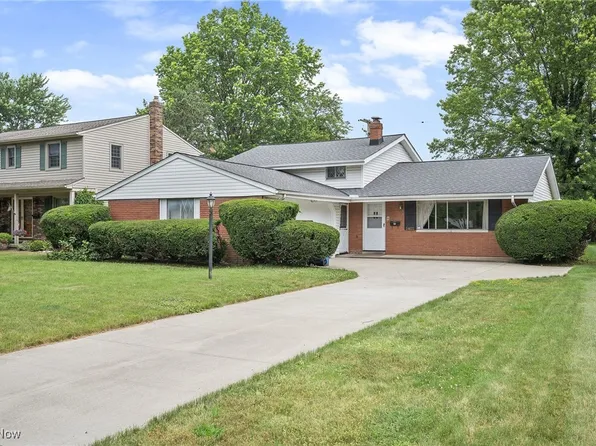 24622 Mitchell Dr, North Olmsted, OH 44070