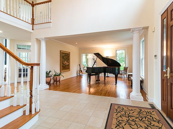 3 Westview Circle