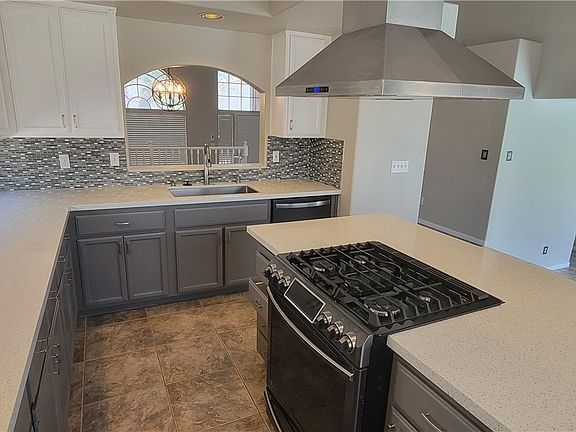 5th image of 3533 Mountain Valley Dr
