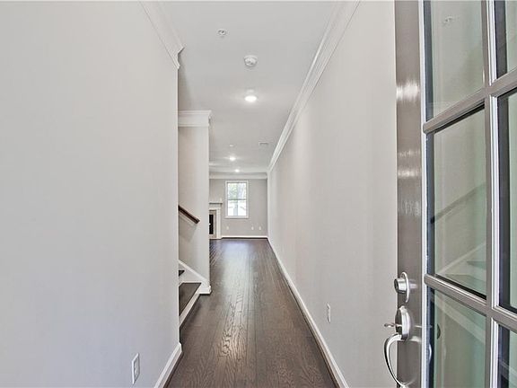 4th image of 1102 Lawanna Dr #2