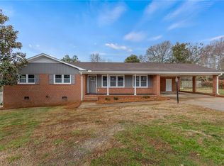 9 Mistletoe Dr, Greenville, SC 29617
