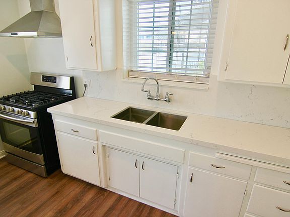 3rd image of 473 E Verdugo Ave