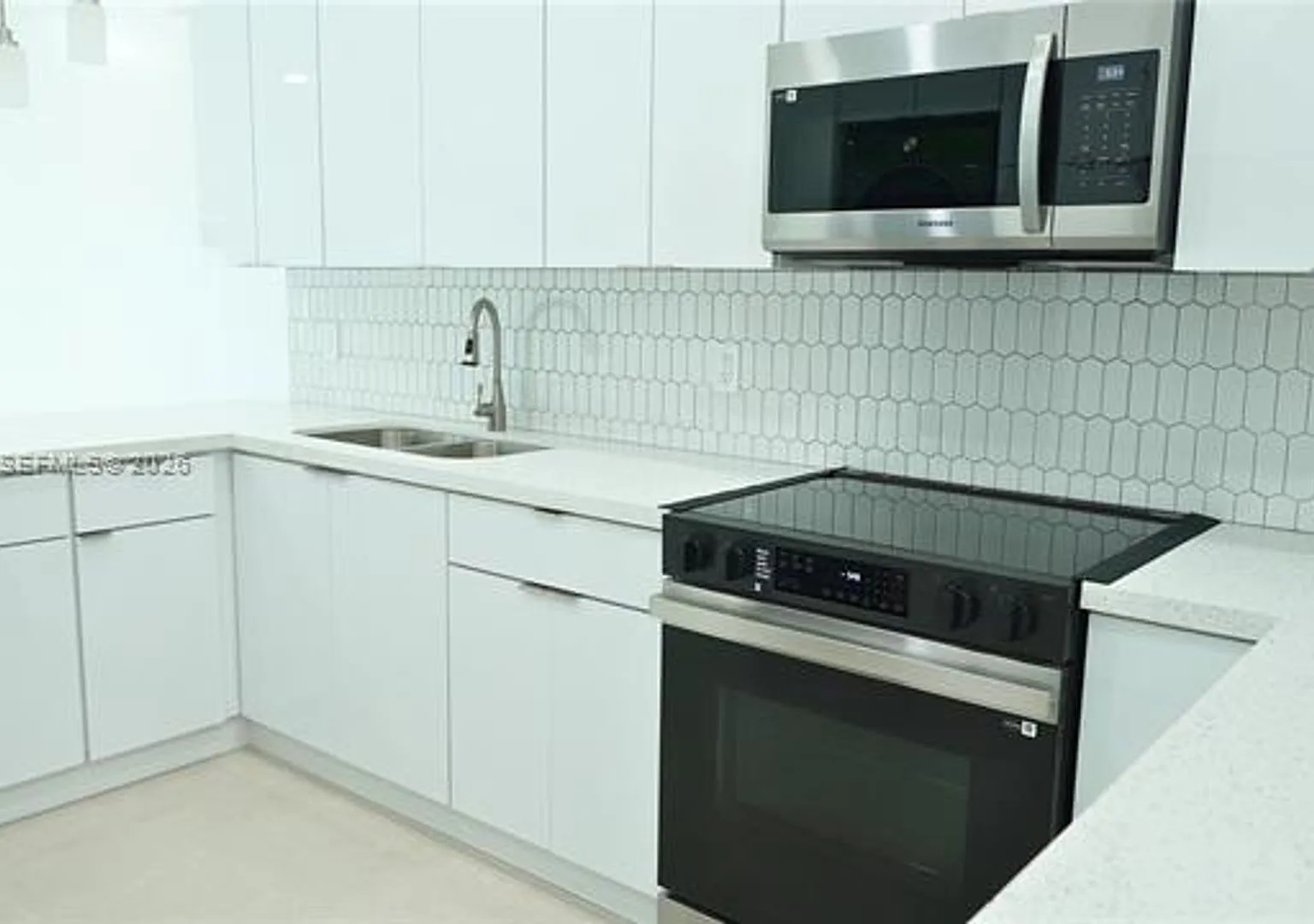 5661 W 21st Ave # 0, Hialeah, FL 33016 — Photo 1