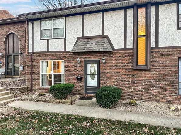 1229 N 17th St APT 16, Belleville, IL 62226